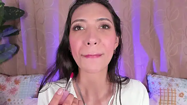 Snapshot of Miss_veronicaa2 chatting on 07/01/26, 01:44 Miss veronicaa2 online show from 07/01/26, 01:44