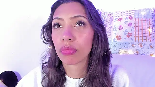 Snapshot of Miss_veronicaa2 chatting on 02/28/25, 02:20 Miss veronicaa2 online show from 02/28/25, 02:20
