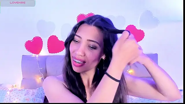 Snapshot of Miss_veronicaa2 chatting on 02/12/25, 03:27 Miss veronicaa2 online show from 02/12/25, 03:27