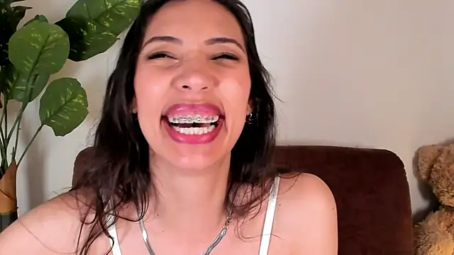 Miss veronicaa2 online show from 04/01/26, 09:01