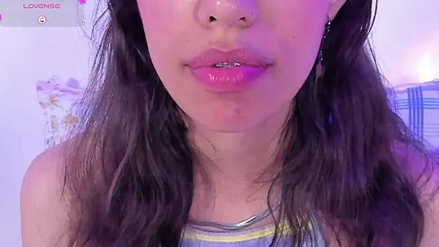 Snapshot of Miss_veronicaa2 chatting on 02/19/25, 04:11 Miss veronicaa2 online show from 02/19/25, 04:11