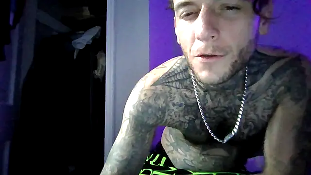 cruz815 online show from 11/30/25, 03:24