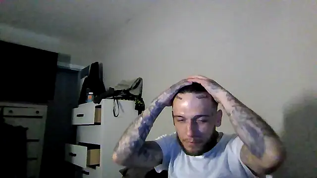 cruz815 online show from 04/19/26, 05:19