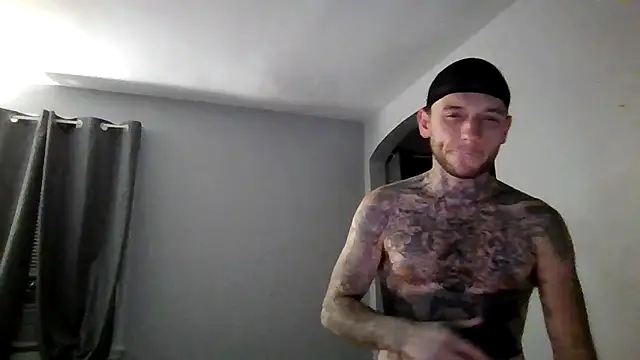 cruz815 online show from 12/01/25, 06:03