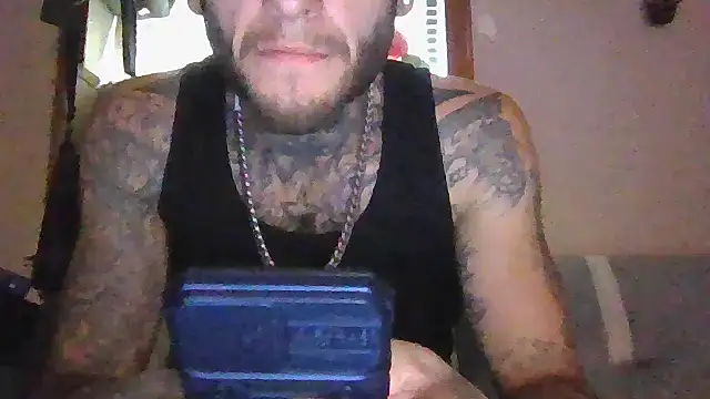 Snapshot of cruz815 chatting on 09/21/25, 06:57 cruz815 online show from 09/21/25, 06:57