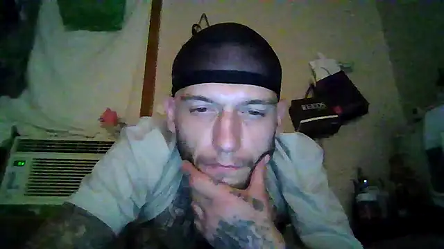 Snapshot of cruz815 chatting on 09/19/25, 07:23 cruz815 online show from 09/19/25, 07:23