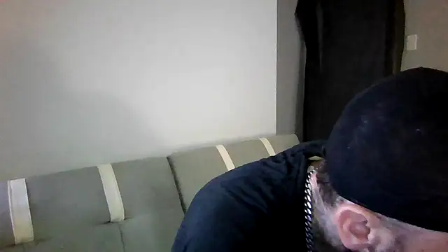 cruz815 online show from 10/21/25, 04:50