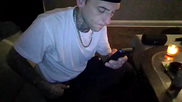 cruz815 online show from 11/18/25, 08:06