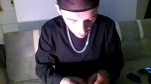 cruz815 online show from 11/30/25, 01:06