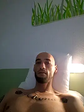 enzo4586 online show from 02/02/25, 07:57