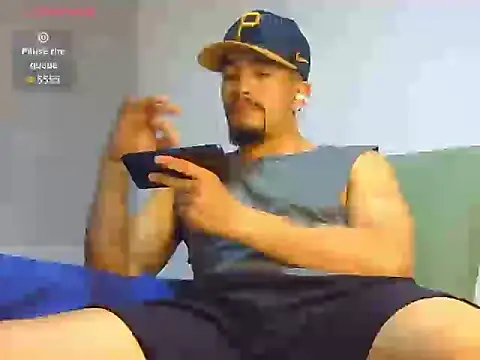 Snapshot of Keiviid chatting on 07/05/26, 04:19 Keiviid online show from 07/05/26, 04:19