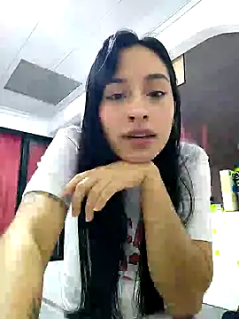 Snapshot of Marce0 chatting on 02/03/25, 10:43 Marce0 online show from 02/03/25, 10:43