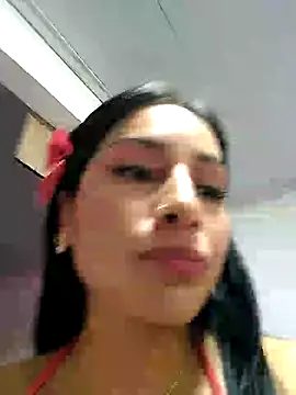 Snapshot of Marce0 chatting on 02/14/25, 09:21 Marce0 online show from 02/14/25, 09:21