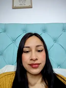 Snapshot of Marce0 chatting on 09/29/25, 01:23 Marce0 online show from 09/29/25, 01:23