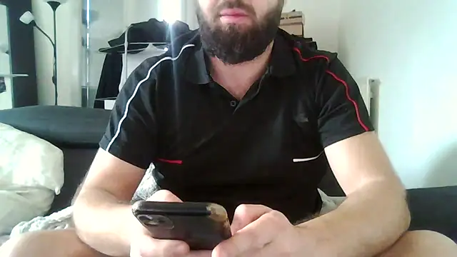 Snapshot of Zer_oki chatting on 12/15/25, 09:26 Zer oki online show from 12/15/25, 09:26