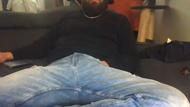 Snapshot of Zer_oki chatting on 03/12/25, 10:28 Zer oki online show from 03/12/25, 10:28