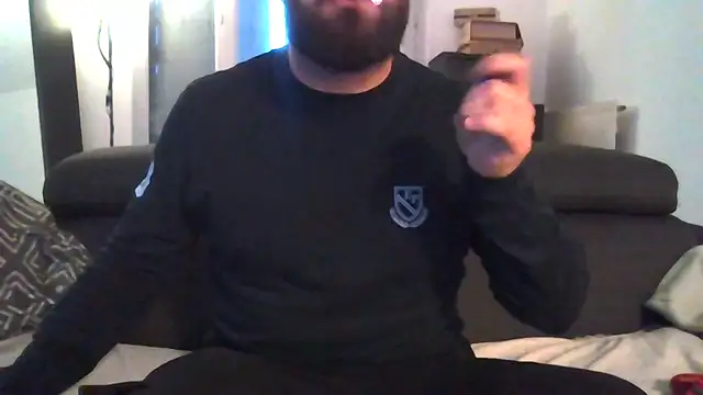 Snapshot of Zer_oki chatting on 09/28/25, 05:20 Zer oki online show from 09/28/25, 05:20