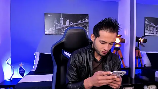 Snapshot of Max_Conor1 chatting on 09/18/25, 11:35 Max Conor1 online show from 09/18/25, 11:35