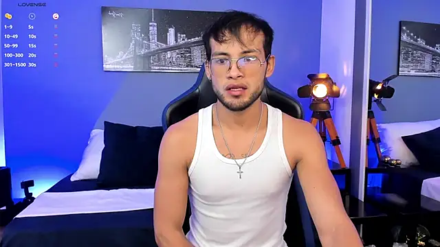 Snapshot of Max_Conor1 chatting on 05/11/26, 11:11 Max Conor1 online show from 05/11/26, 11:11