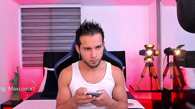 Snapshot of Max_Conor1 chatting on 03/07/25, 11:18 Max Conor1 online show from 03/07/25, 11:18