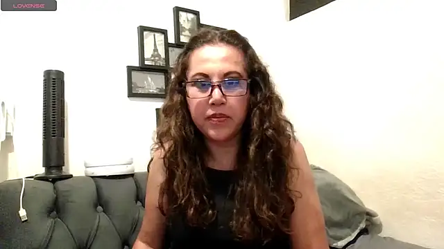 MirandaLatinaLovely online show from 06/11/26, 03:36