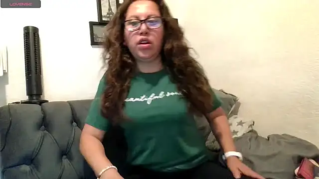 MirandaLatinaLovely online show from 05/26/26, 05:00