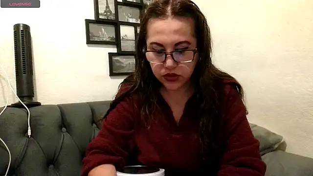 MirandaLatinaLovely online show from 06/10/26, 05:14