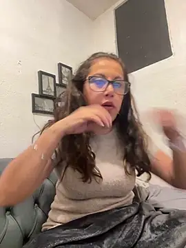 MirandaLatinaLovely online show from 12/21/25, 04:25