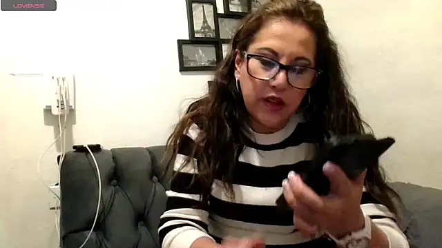 MirandaLatinaLovely online show from 02/10/26, 04:00