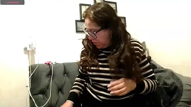 MirandaLatinaLovely online show from 02/12/26, 04:18