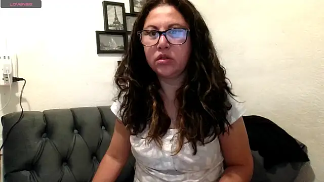 MirandaLatinaLovely online show from 11/12/25, 03:49
