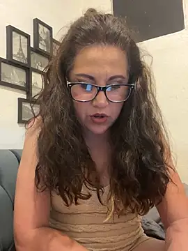 MirandaLatinaLovely online show from 12/04/25, 04:33