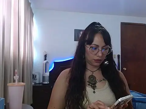 AloLovely  online show from 04/15/26, 07:58