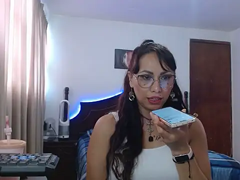 AloLovely  online show from 04/21/26, 08:59