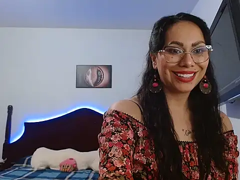 AloLovely  online show from 05/15/26, 02:53