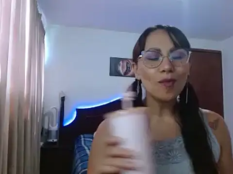 AloLovely  online show from 04/14/26, 07:30