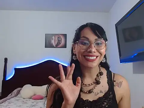AloLovely  online show from 05/06/26, 11:53