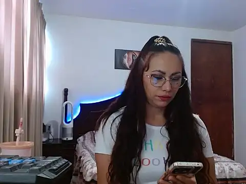 AloLovely  online show from 04/24/26, 07:27