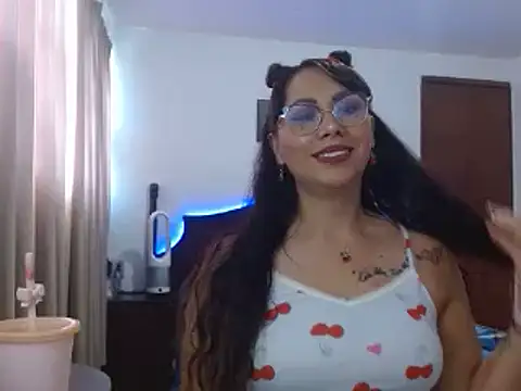 AloLovely  online show from 04/17/26, 08:11