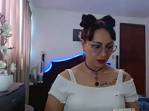 AloLovely  online show from 03/27/26, 08:43