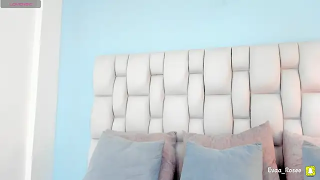 eva roseee online show from 12/14/25, 08:14