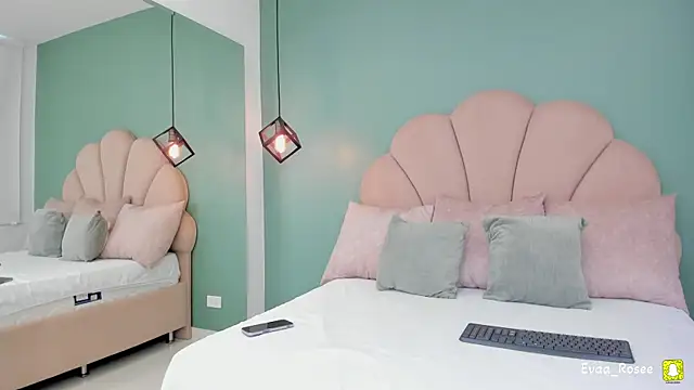 eva roseee online show from 04/07/26, 03:47