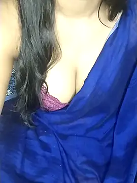 Snapshot of simi_love chatting on 02/21/25, 03:54 simi love online show from 02/21/25, 03:54