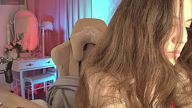 MilaStoyne online show from 11/27/25, 06:58