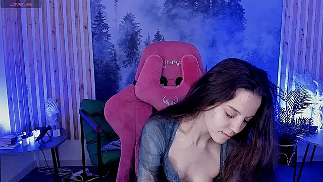 MilaStoyne online show from 12/15/25, 08:31