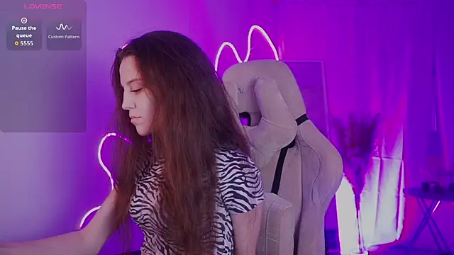 MilaStoyne online show from 11/06/25, 06:28