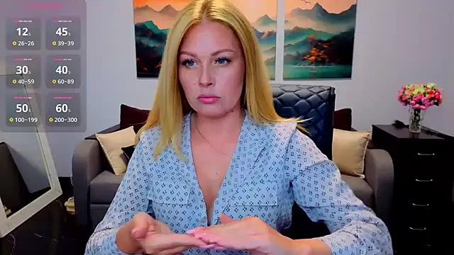 Snapshot of Mira_Whites chatting on 05/20/26, 12:02 Mira Whites online show from 05/20/26, 12:02