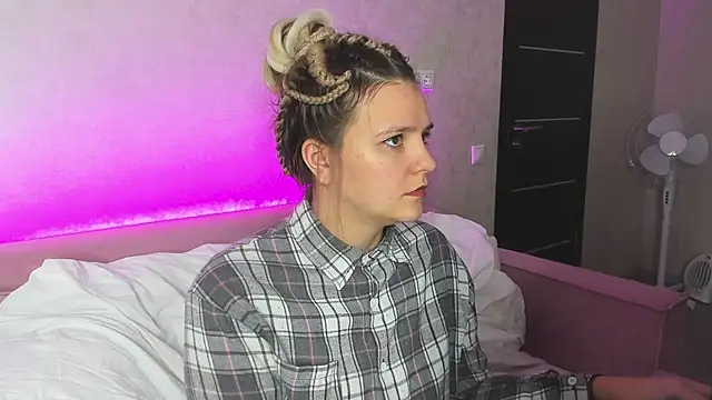 Jenny Jimmy online show from 11/02/25, 12:59