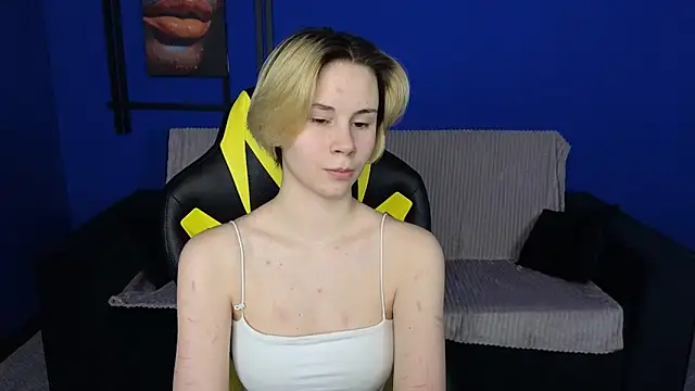 Snapshot of BettyCarter07 chatting on 03/05/25, 09:27 BettyCarter07 online show from 03/05/25, 09:27