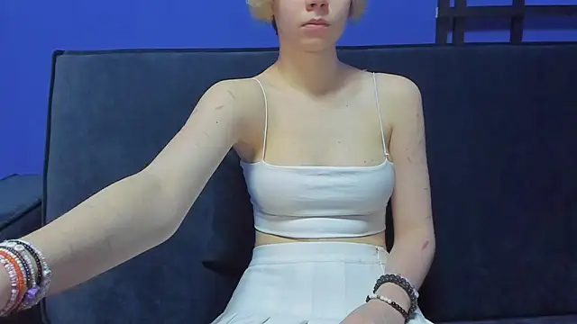 Snapshot of BettyCarter07 chatting on 02/23/25, 01:13 BettyCarter07 online show from 02/23/25, 01:13